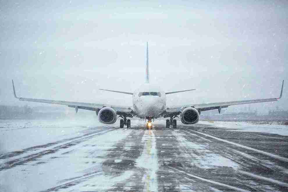 U.S. Airlines issue travel waivers and cancellations during Winter Storm Fern